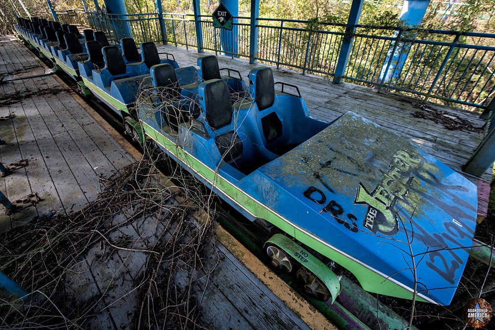 Abandoned Six Flags (New Orleans, LA) | Jester Roller Coaster Cars