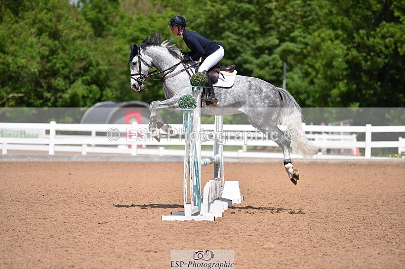 230531A-123438-00329 - Cls 4 Newcomers & 1.10m Open