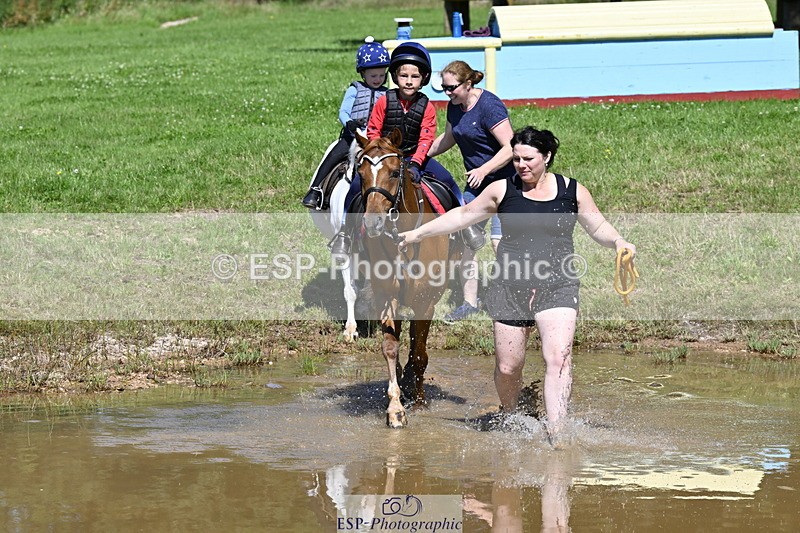 240728B-111329-01189 - Gemma's Group XC