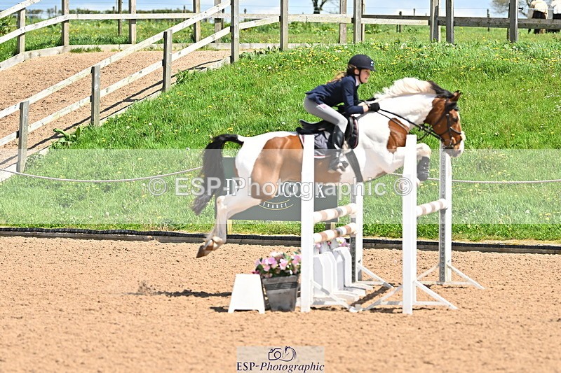 240504A-124023-01612 - Cls 4 Blue Chip Pony Newcomers & 1m Open