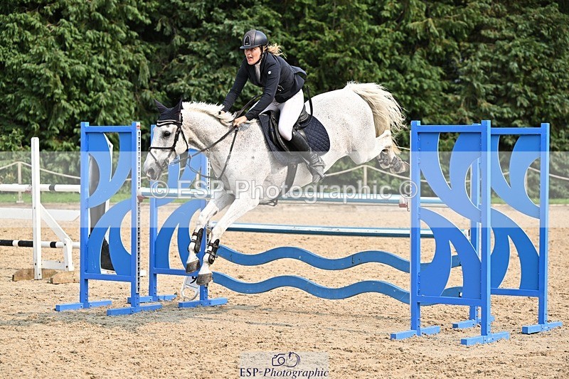 240818-153919-05264 - Cls 12A Snr Foxhunter & 1.20m Open