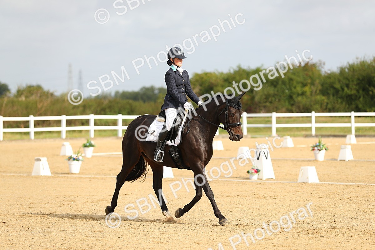 SBM_015524 - Class 13 - Novice 23 - 9.54-11.04