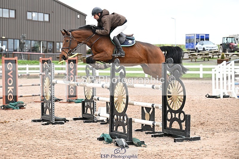 251206-133426-01132 - Cls 13 Snr Foxhunter and 1.20m