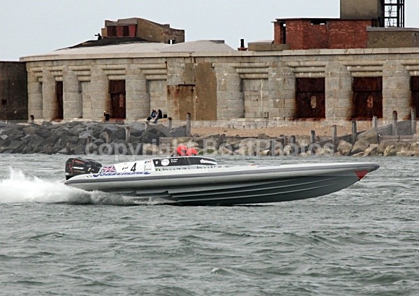 091017 BUZZI BULLET IMG_2938 - Racing Powerboats