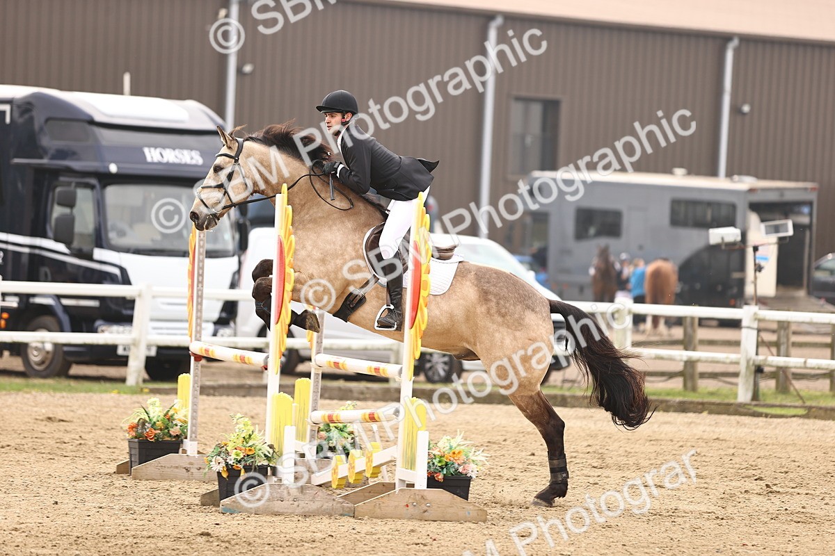  - Class 15 - Senior British novice - 90cm