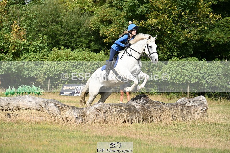 250821B-110640-00033 - Group A - Emily