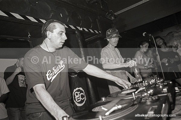 16 - Friends-&-Family @ the-roadhouse 02.10.04