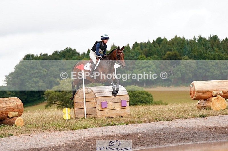 250803A-150006-15723 - P-710-Isla.Kitson-BLUES.CLOUD