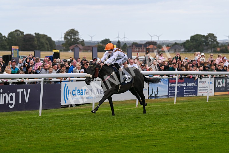 250824-Race 1-Emeralds Pride-2383 - Race 1