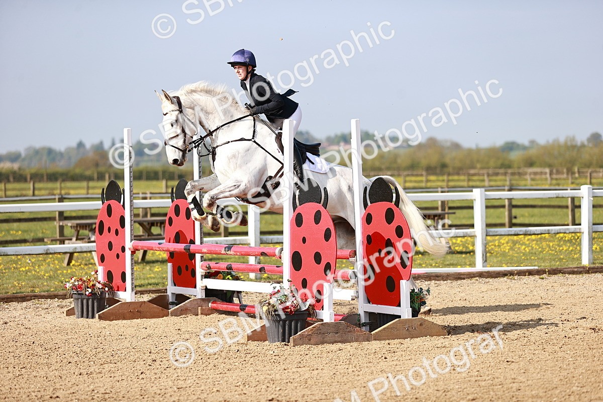  - Class 21 - Senior British Novice - 90cm