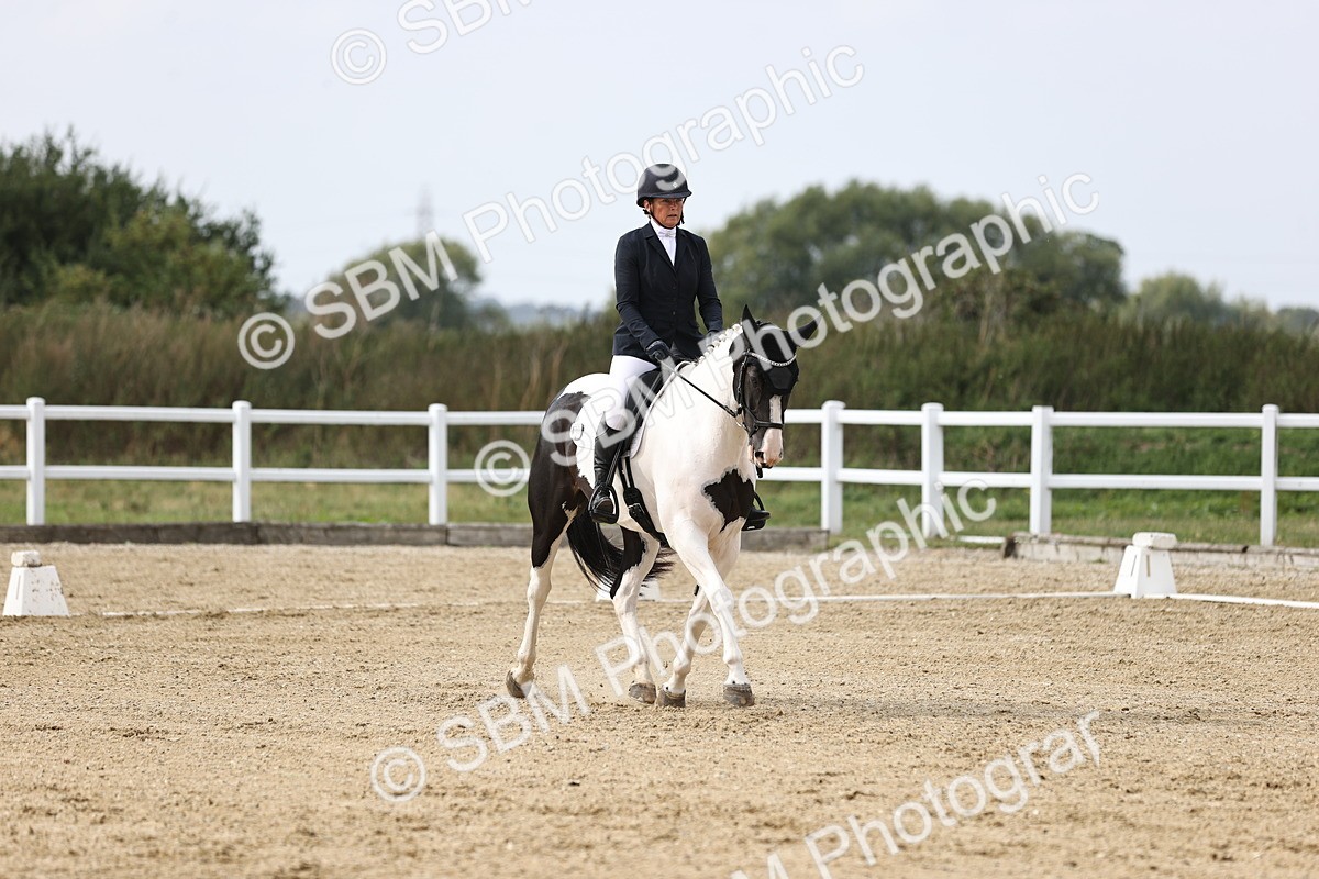 SBM_017989 - Class 14 - Novice 23 - 15.16-16.19