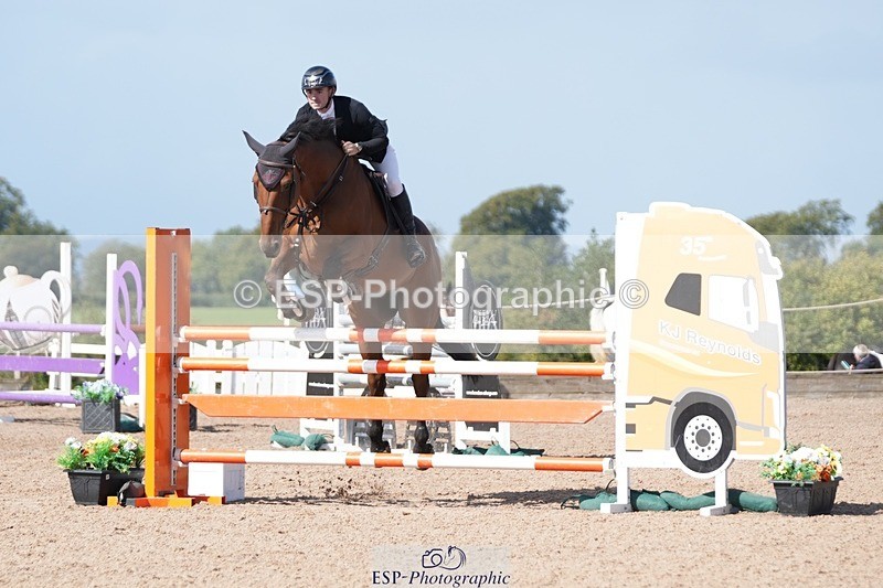 250913-120807-06818 - Cls 15 Snr Foxhunter