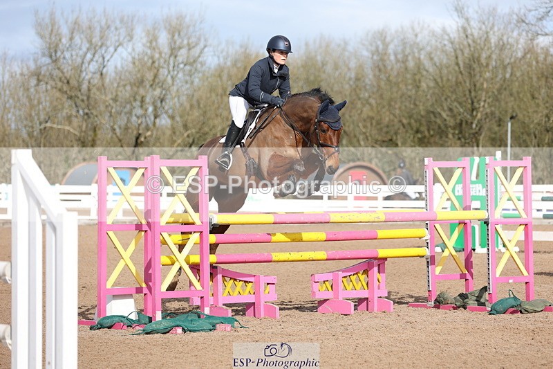 240223A-112943-00873 - Cls 4 Snr 1.05m Open