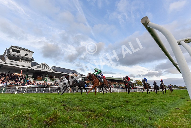 171026-Race 8-Gentle Warrior-8730 - Race 8 5.15pm Go Racing In Yorkshire Future Stars Apprentice Handicap