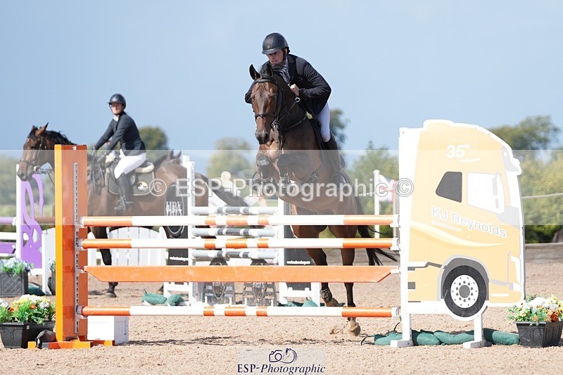 250913-121544-06845 - Cls 15 Snr Foxhunter