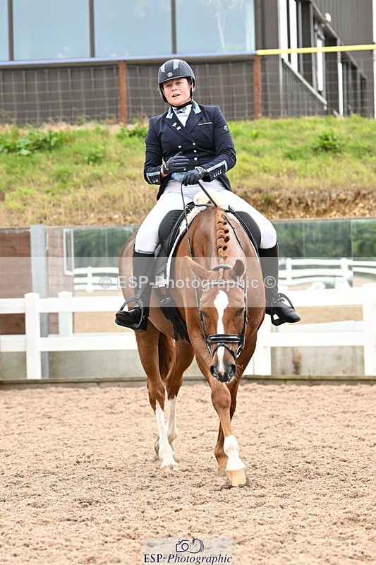 240815A-115155-00891 - 159-Verity.Perry-Bianchi