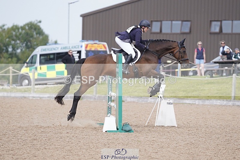 240831A-121706-01476 - 022-Danielle.Burnford-ULTRA.LIGHT