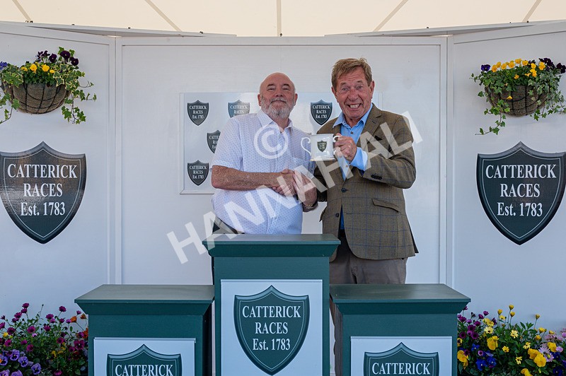 300525-Race 2-Cheerleader-7344 - Race 2