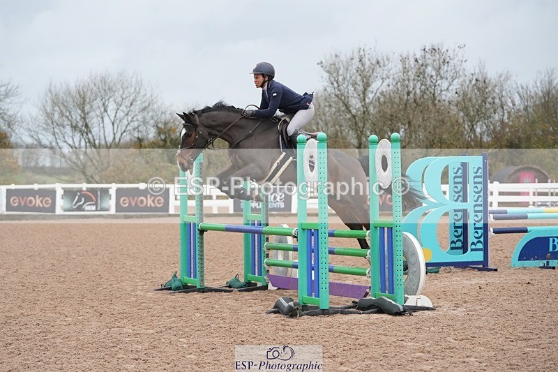 251109-085156-03092 - Cls 15 British Novice and 90cm Open