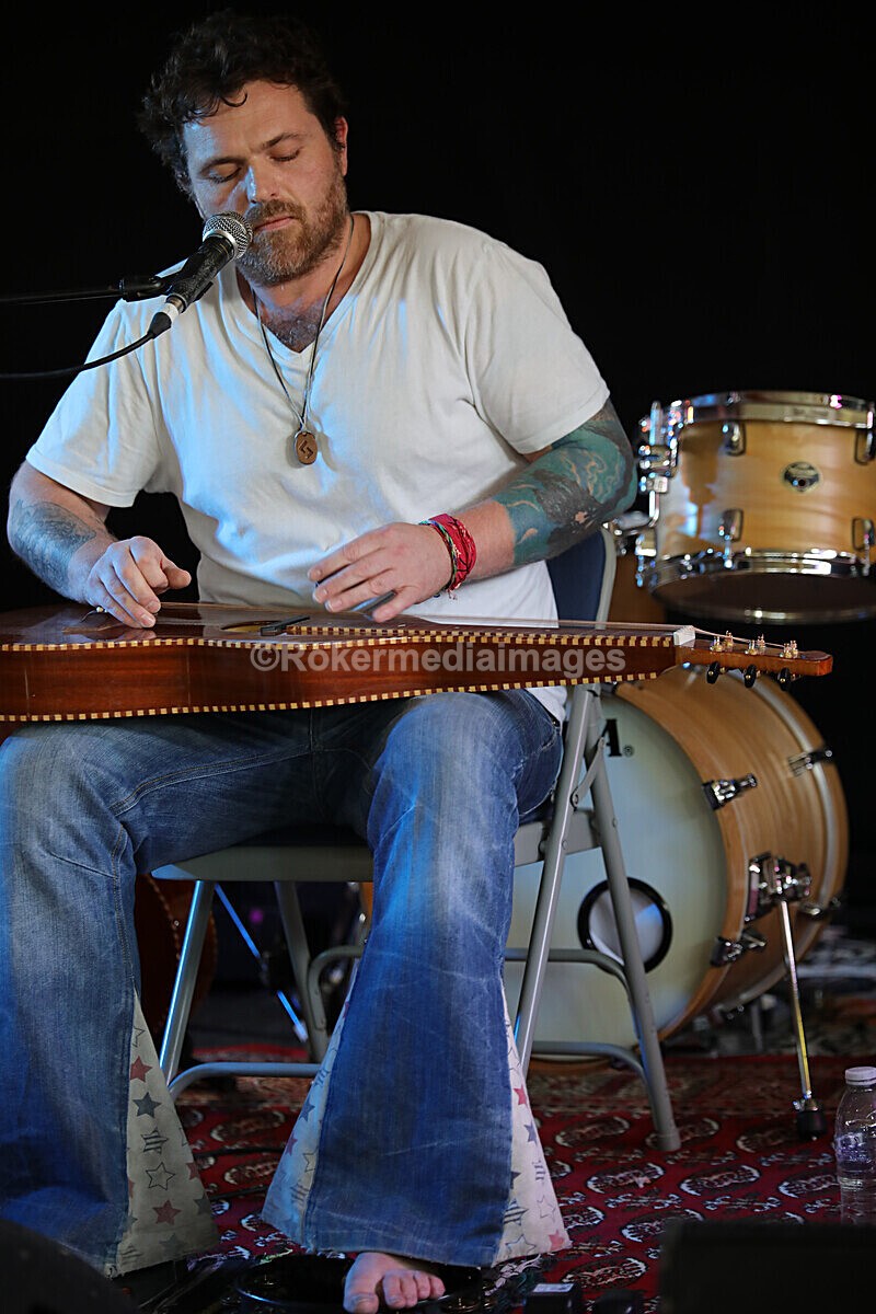 FOLK N BLUES-216 - FOLK and BLUES SEPT 2022