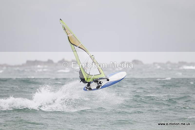 WS 020510-20 - Windsurfing