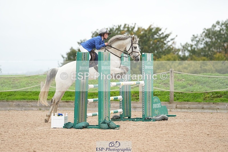 250920-123044-01279 - Cls 10 Pony Foxhunter and 1.10m