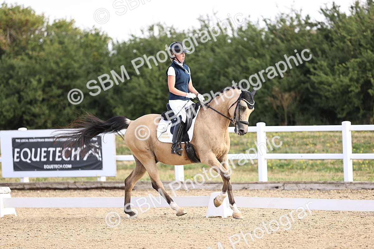 SBM_008536 - Novice 5 - 08.30-9.33