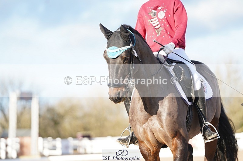 241214-150418-02080 - 132-Alys.Matravers-VORVASHILL.VERTIGO