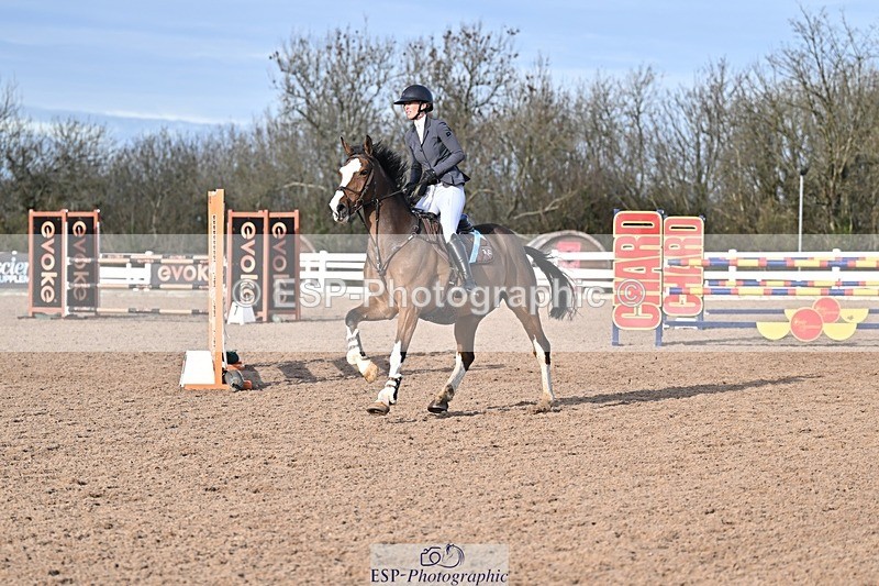 251126-124132-00499 - Cls 4 Newcomers and 1.10m