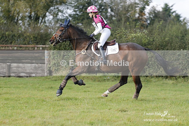  WWHT 171021 3923 - Open (1.00m)  17/10/21