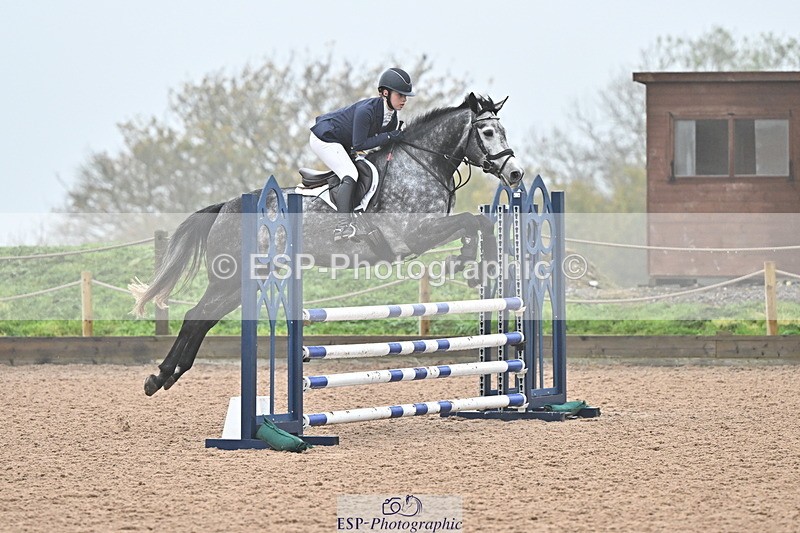 241103A-104025-06717 - SUN Cls 18 British Novice and 90cm Open