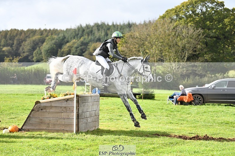 231020-140924-09678 - 120-VAN.KAUNITZ-Sara.Squires-XC