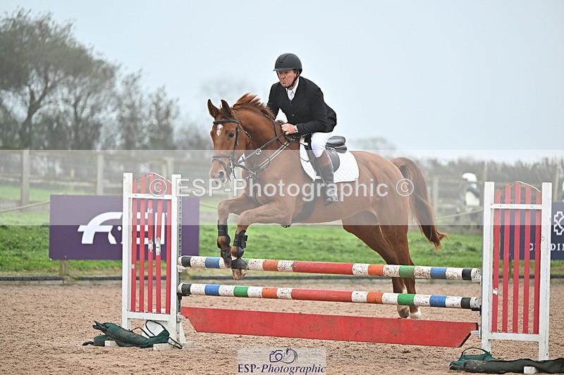 241103A-105311-06782 - SUN Cls 18 British Novice and 90cm Open