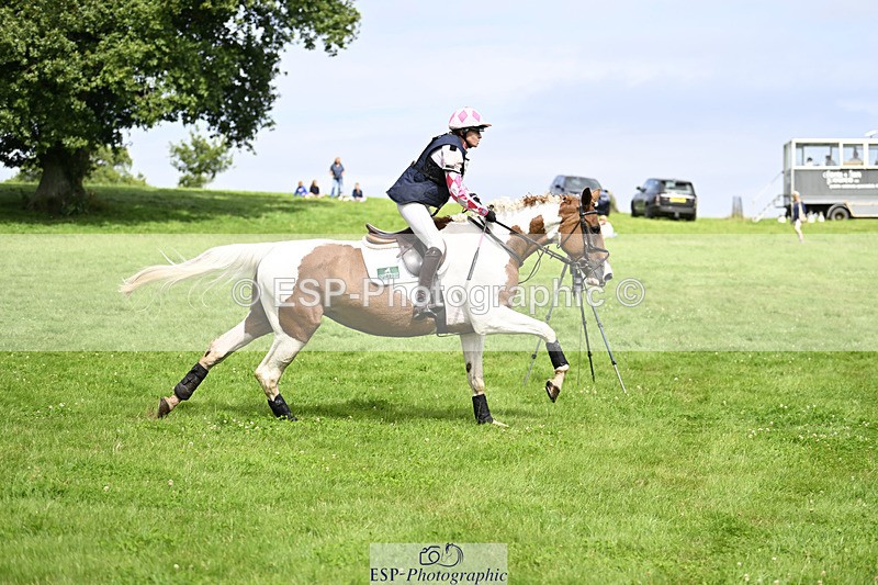 240804-152951-18285 - 657-Althea_Bleekman-SHOVERN_ON_ICE