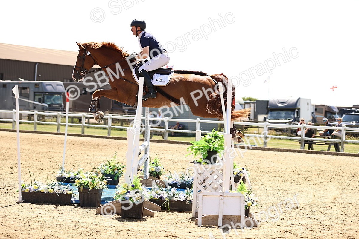 SBM_001341 - Class 16 - GFS Senior Newcomers 1.25m