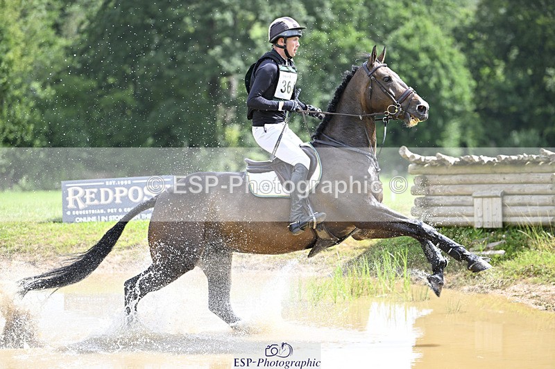 240804-121130-12568 - 364-Tom_Rowland-MONBEG_SKYFALL