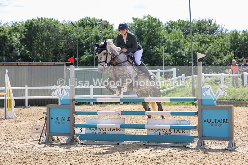 3E7A7391 - Class 8: Senior Newcomers/1.10m open