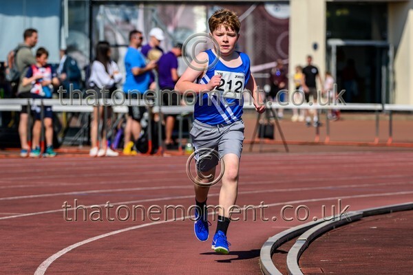 West25Sat-928207 - Track Male