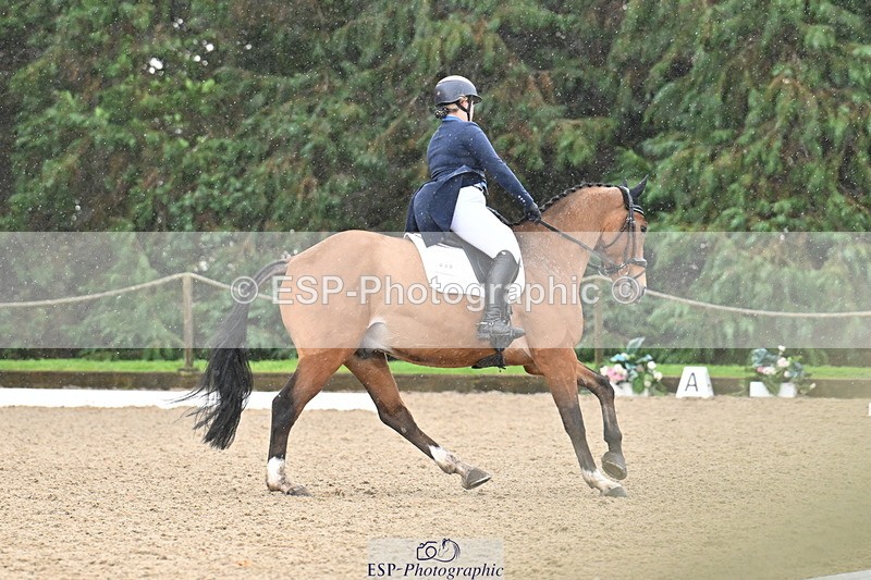 251023A-125430-02032 - C-240-Issy.Hollidge