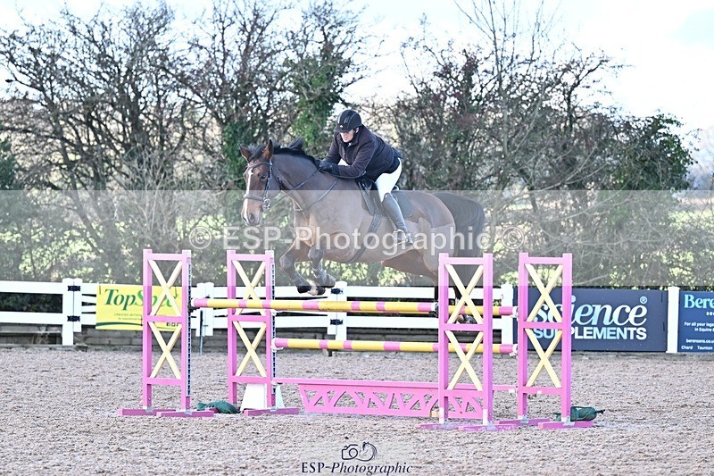 251203-131212-00643 - Cls 4 Newcomers and 1.10m Open