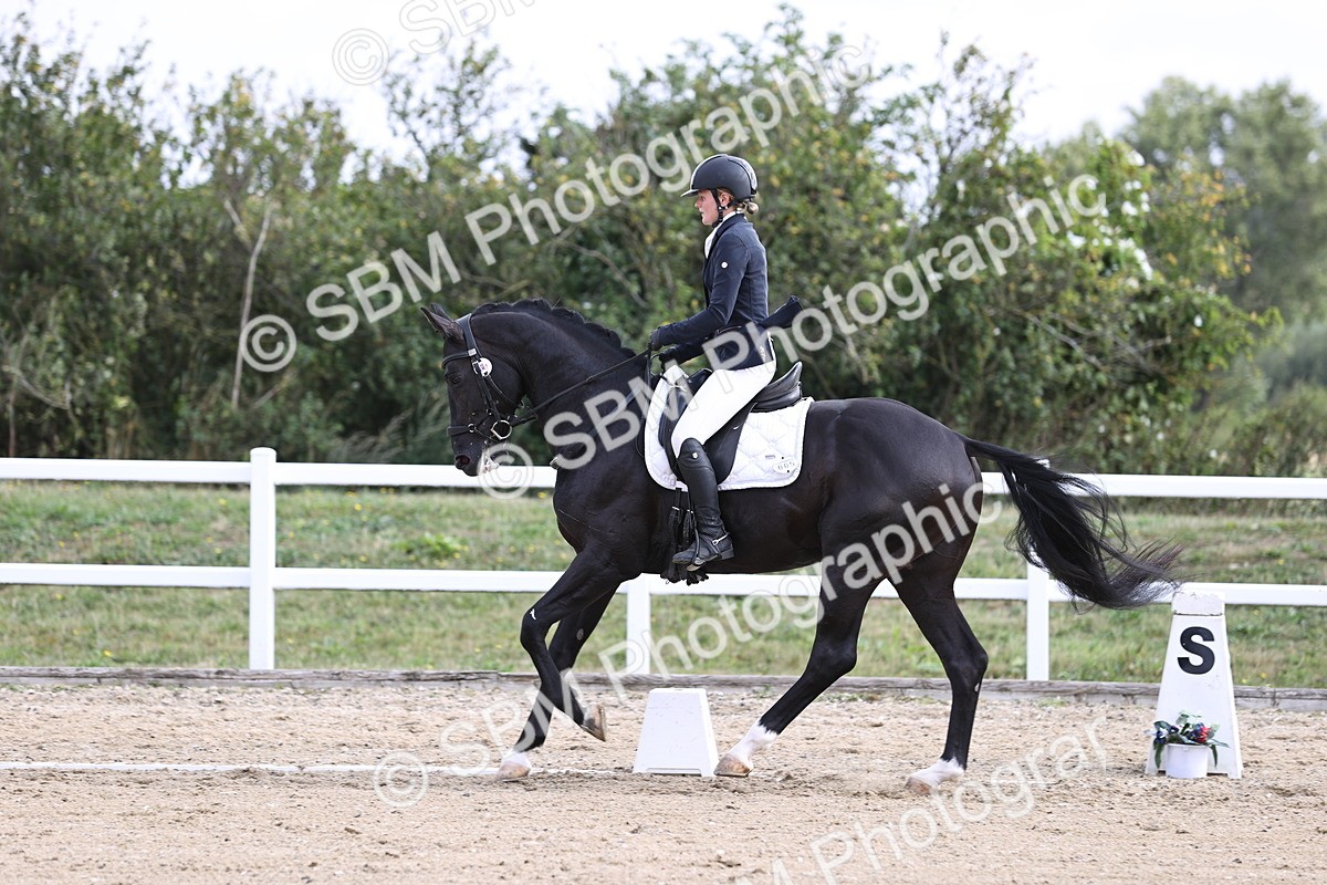 SBM_015423 - Class 14 - Novice 23 - 9.05-10.08