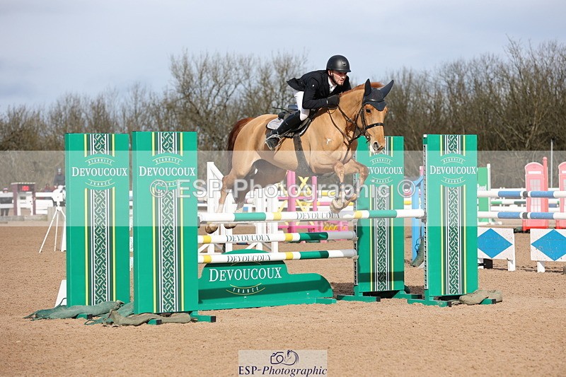 240223A-115303-00970 - Cls 4 Snr 1.05m Open