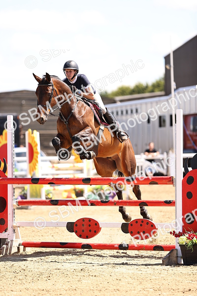 SBM_014767 - Class 15 - Senior Newcomers - 1.10m Open