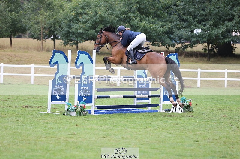 250830A-143318-07035 - Cls 16 Snr Newcomers and 1.10m Open