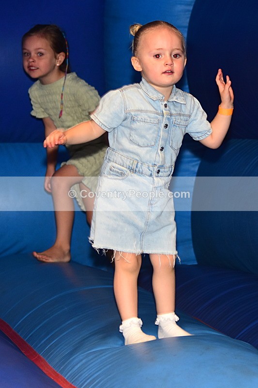 CON-356 - Joey and Ella