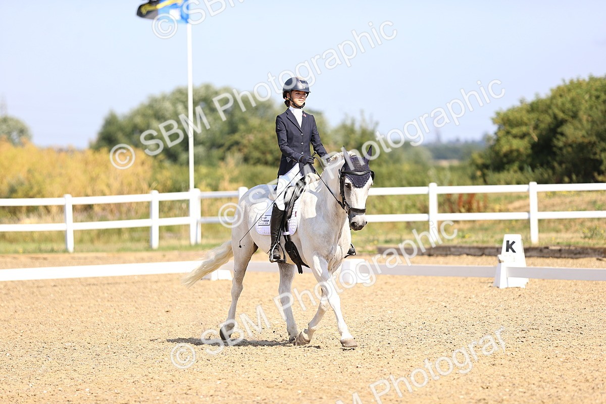 SBM_009200 - Novice 5 - 9.50-10.53