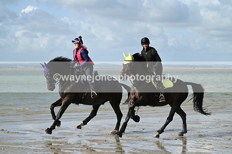 WJ7_4431 - Leigh Kelly & Jade Bennett 25-08-24