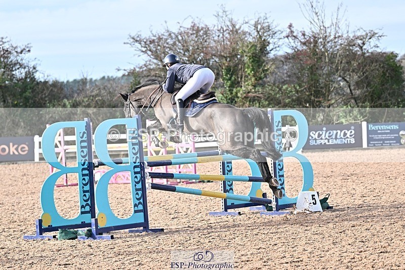 251126-121916-00426 - Cls 4 Newcomers and 1.10m
