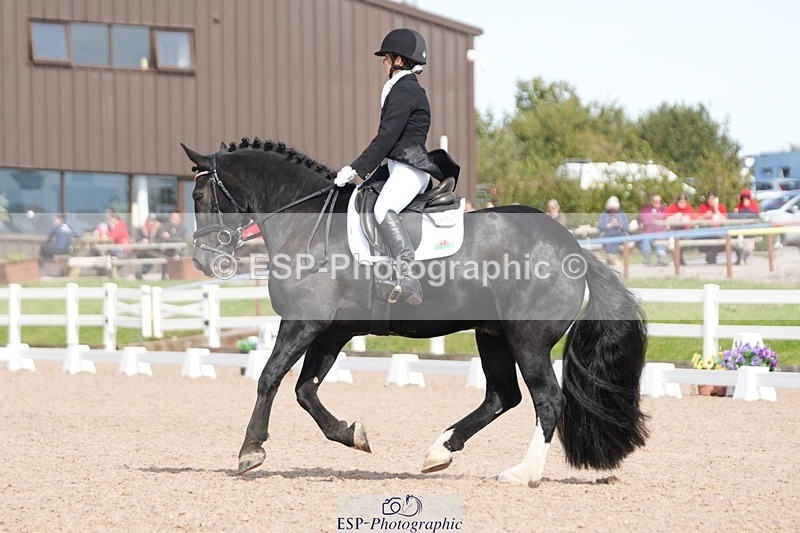 250906-140458-03866 - 021-Francesca.TurnerAlbie