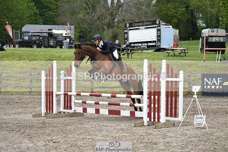 230512-095345-00416 - Cls 10 Snr 85cm Schooling